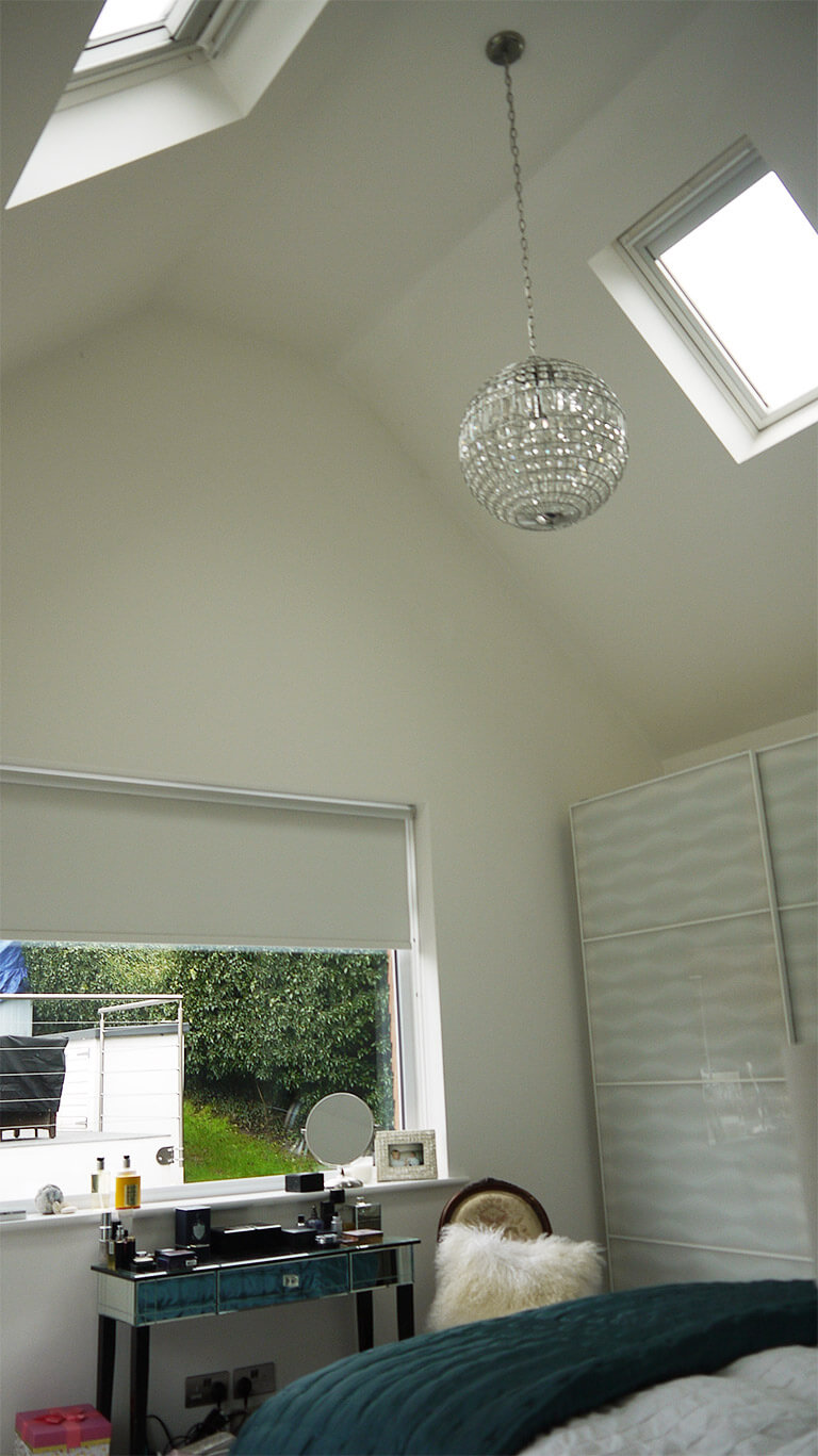 valley-drive-bedroom-mirrorball